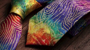 多彩艺术风花纹领带展示