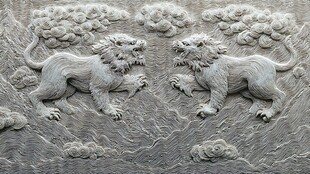 双狮浮雕 尽显威严气势