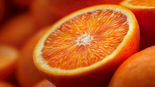 新鲜多汁的橙子切片