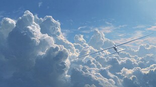 翱翔云端的滑翔机