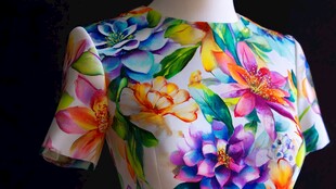 多彩花卉印花短袖上衣