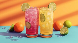 色彩缤纷的双杯夏日特调