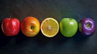 多彩水果排列展示