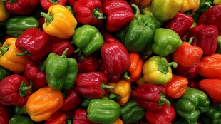 多彩甜椒堆叠