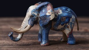 彩绘大象摆件 精致艺术风