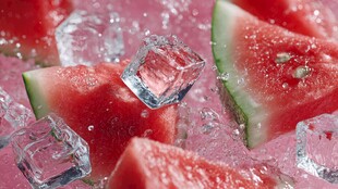 西瓜遇冰 清凉一夏瞬间