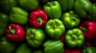 红绿彩椒堆叠图
